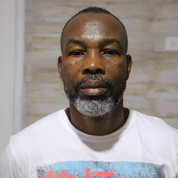 Ansyen depite Prophane Victor, anba kòd