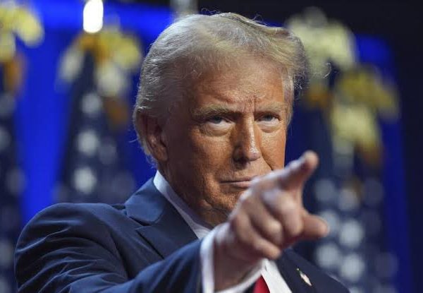 Un troisième mandat, pourquoi pas ? Trump veut réécrire les règles