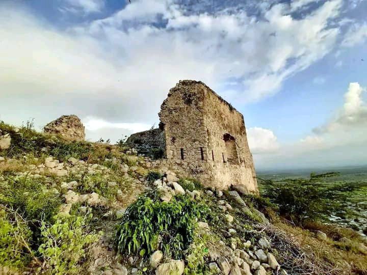 Fort Innocent : Un patrimoine en péril face à des travaux illégaux