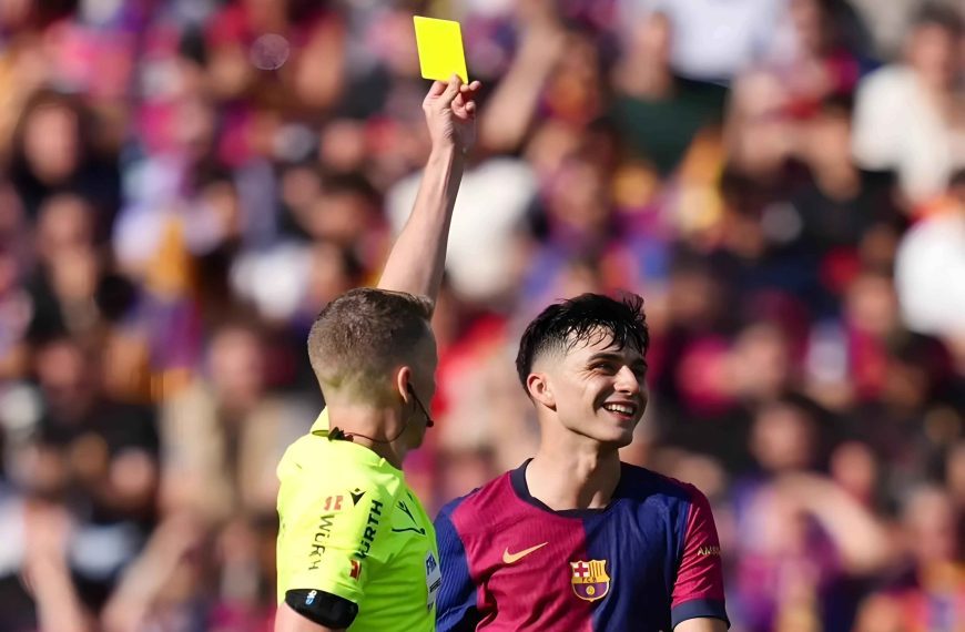 Clásico : Une triomphe catalane dans un océan de décisions arbitrales controversées