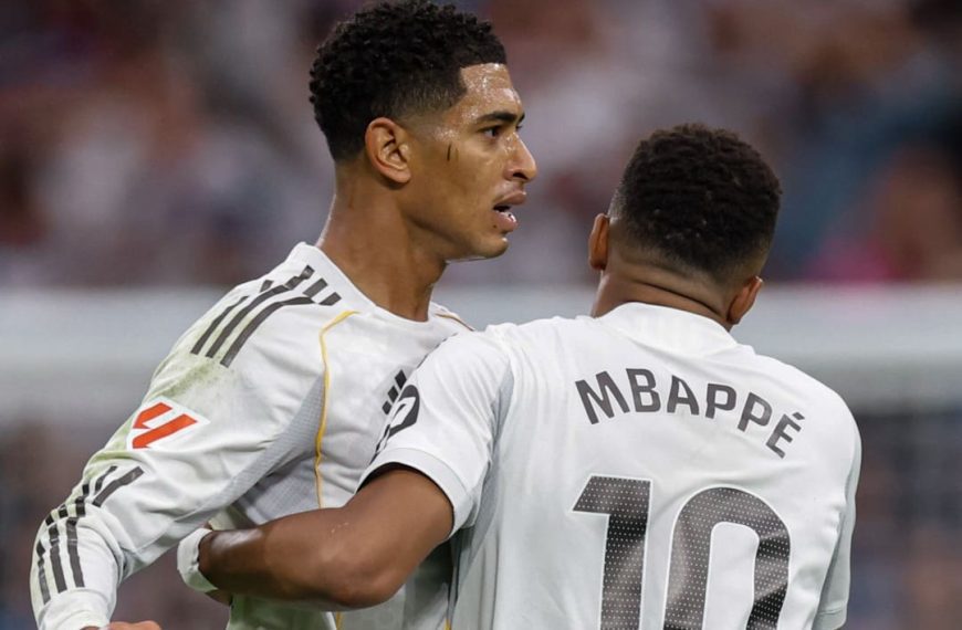 Le Real Madrid s’impose face au Barça (2-1) et creuse l’écart en Liga