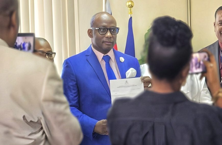 Jean Claude Clerveau : yon pakou akademik remakab ak yon long karyè nan Ladwàn