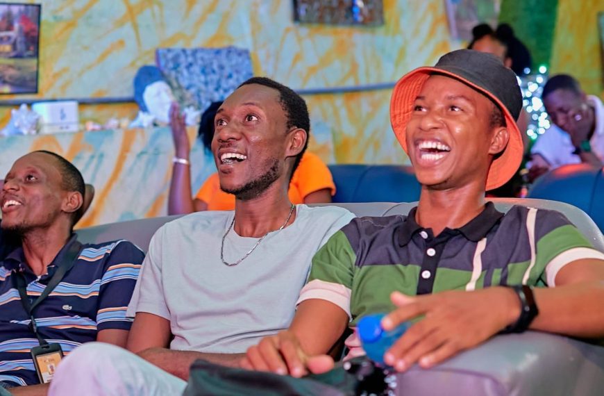 Hors Cadre Comédie lance “Open Blague” dans une ambiance de rires et de découvertes