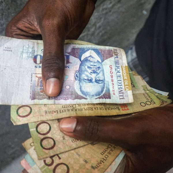 Quand le salaire ne suit plus, le quotidien devient un combat