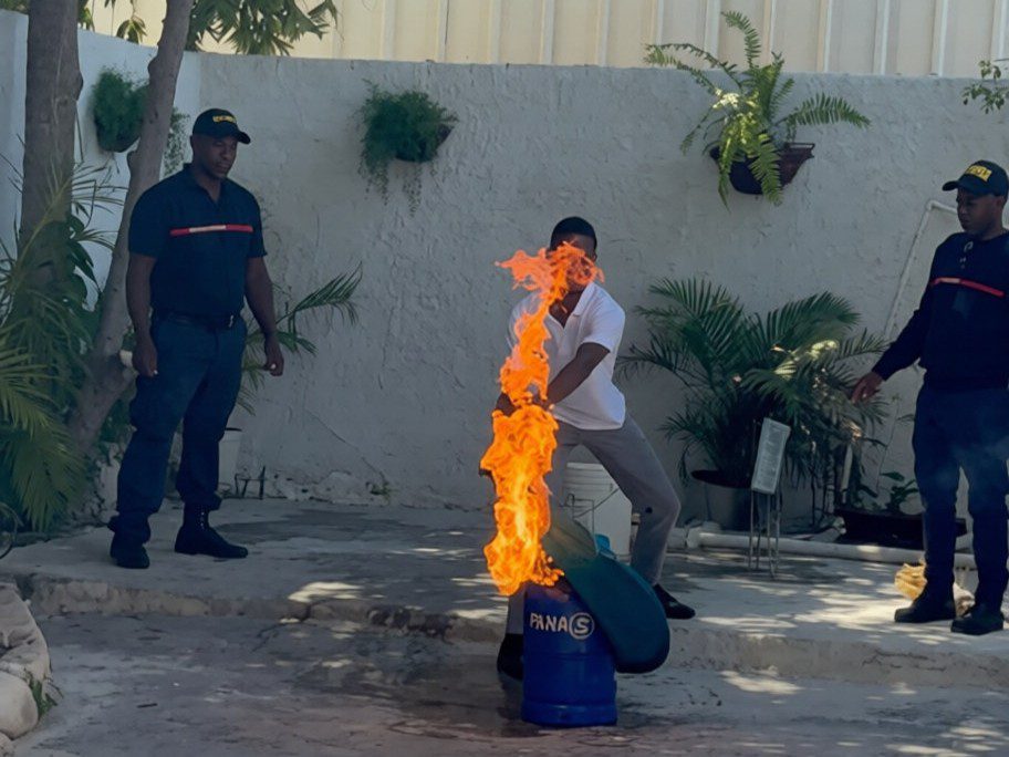 Prévention contre les incendies : le Rotaract Club Port-au-Prince mise sur la formation et la responsabilité collective